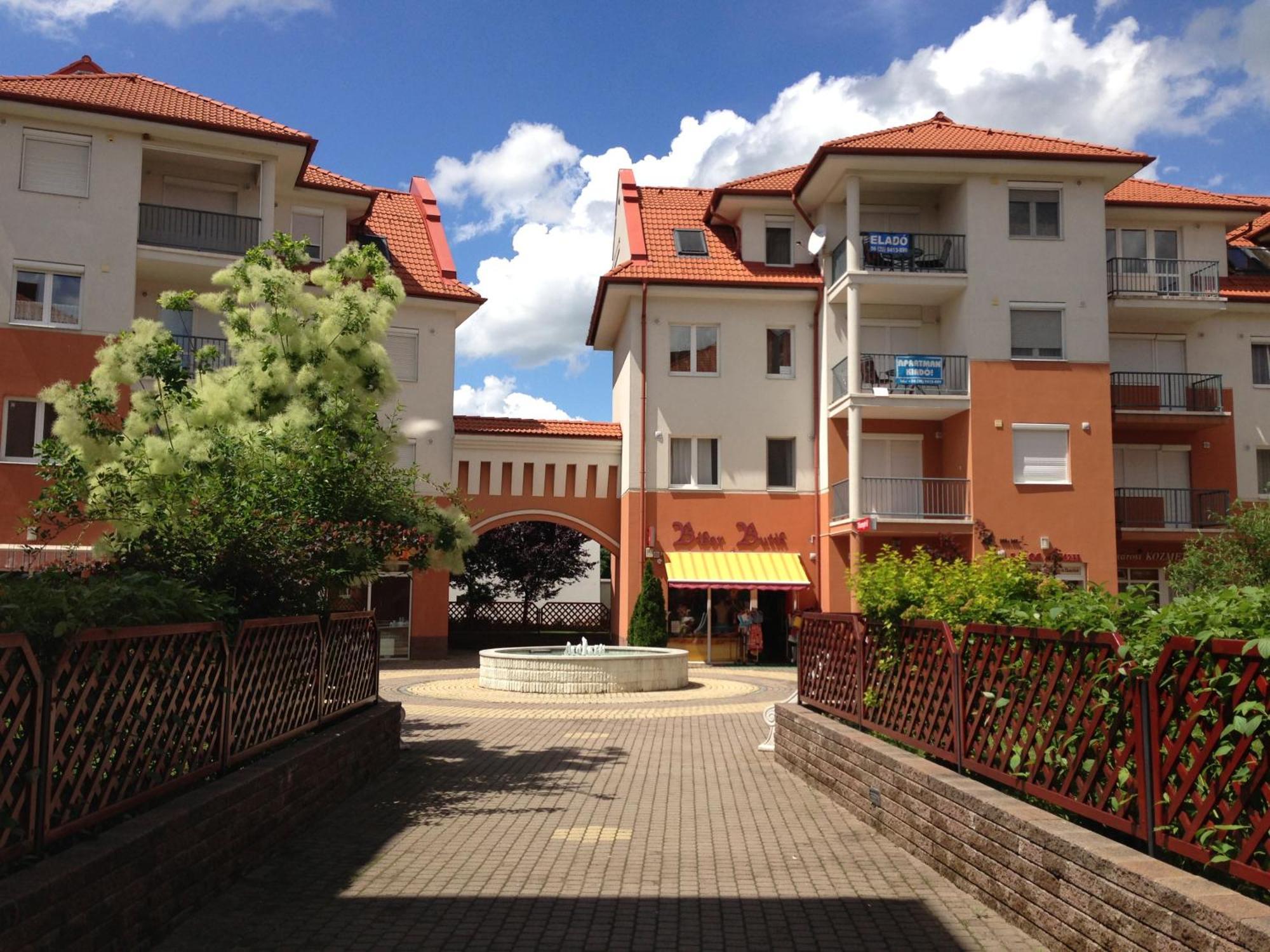 Tommy Apartman Hajduszoboszlo Luaran gambar
